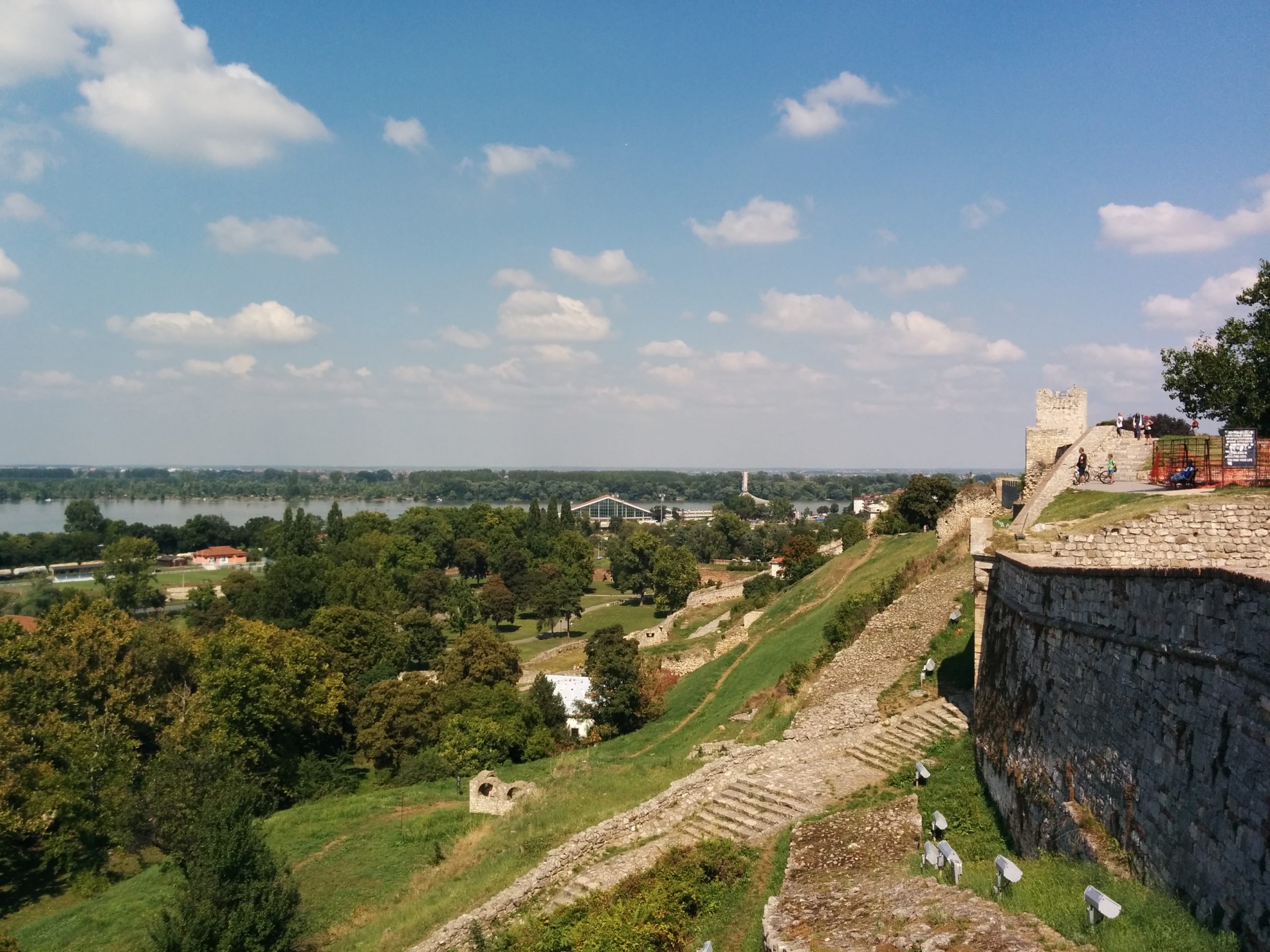 viaggio in serbia radici di mandorle